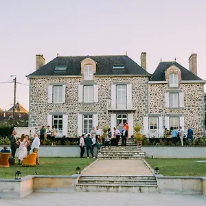 Domaine Les Jardins Darsene Couette-café Tinténiac
